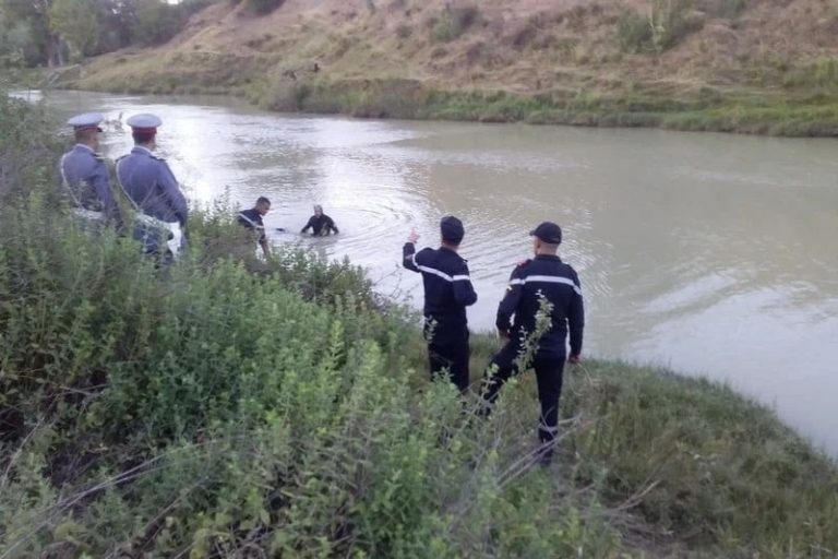 فاجعة غرق طفل نواحي تنغير.. فنان أمازيغي يطالب بحماية الأطفال وتوفير مسابح آمنة