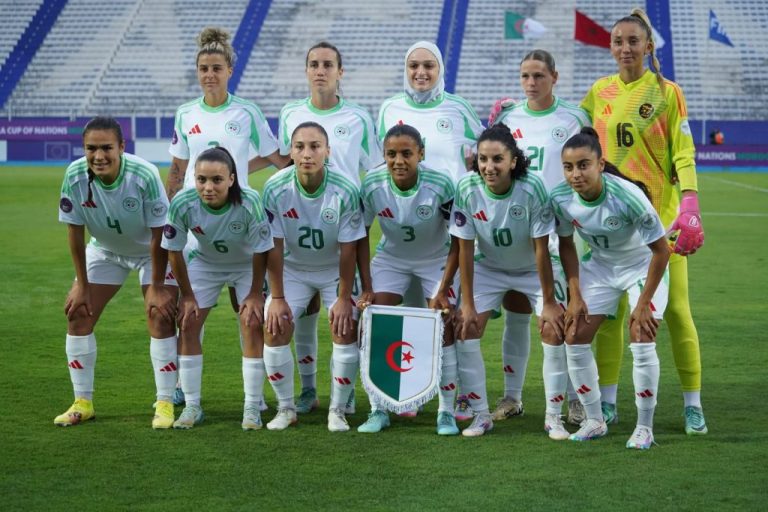 الكاف” يفتح تحقيقا بحق منتخب الجزائر للسيدات بعد إخفائه شعار المغرب بـ”الكان