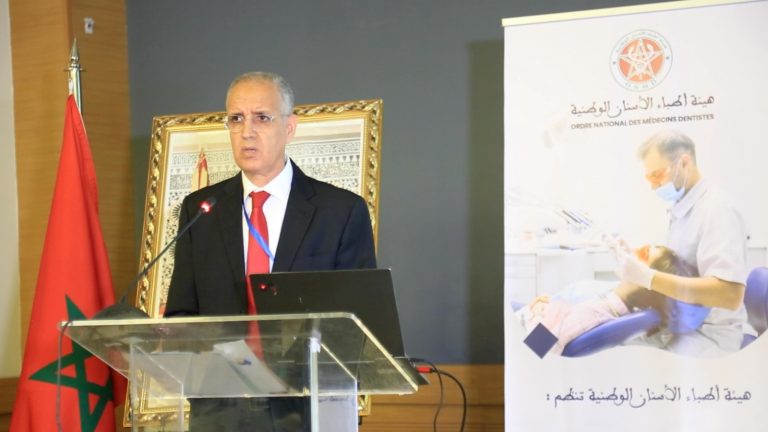 هيئة أطباء الأسنان تحذر من فوضى الممارسة العشوائية للمهنة